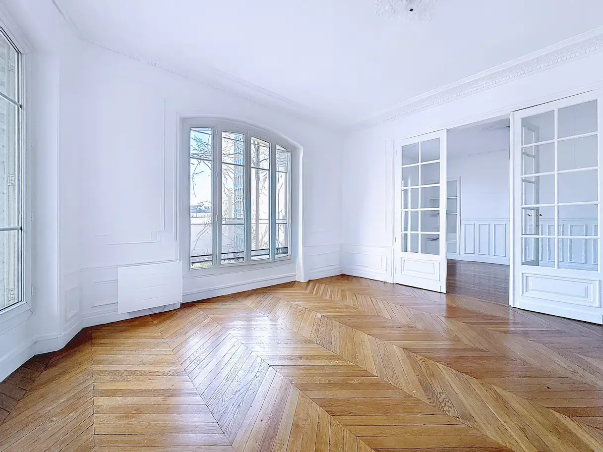 Salon haussmannien Paris 5e avant — vide